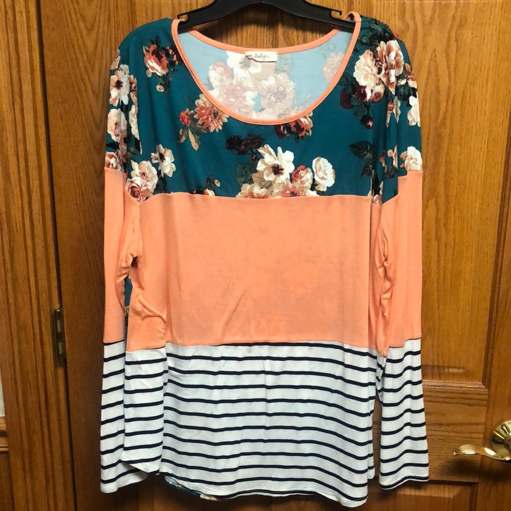 Ladies long sleeve top